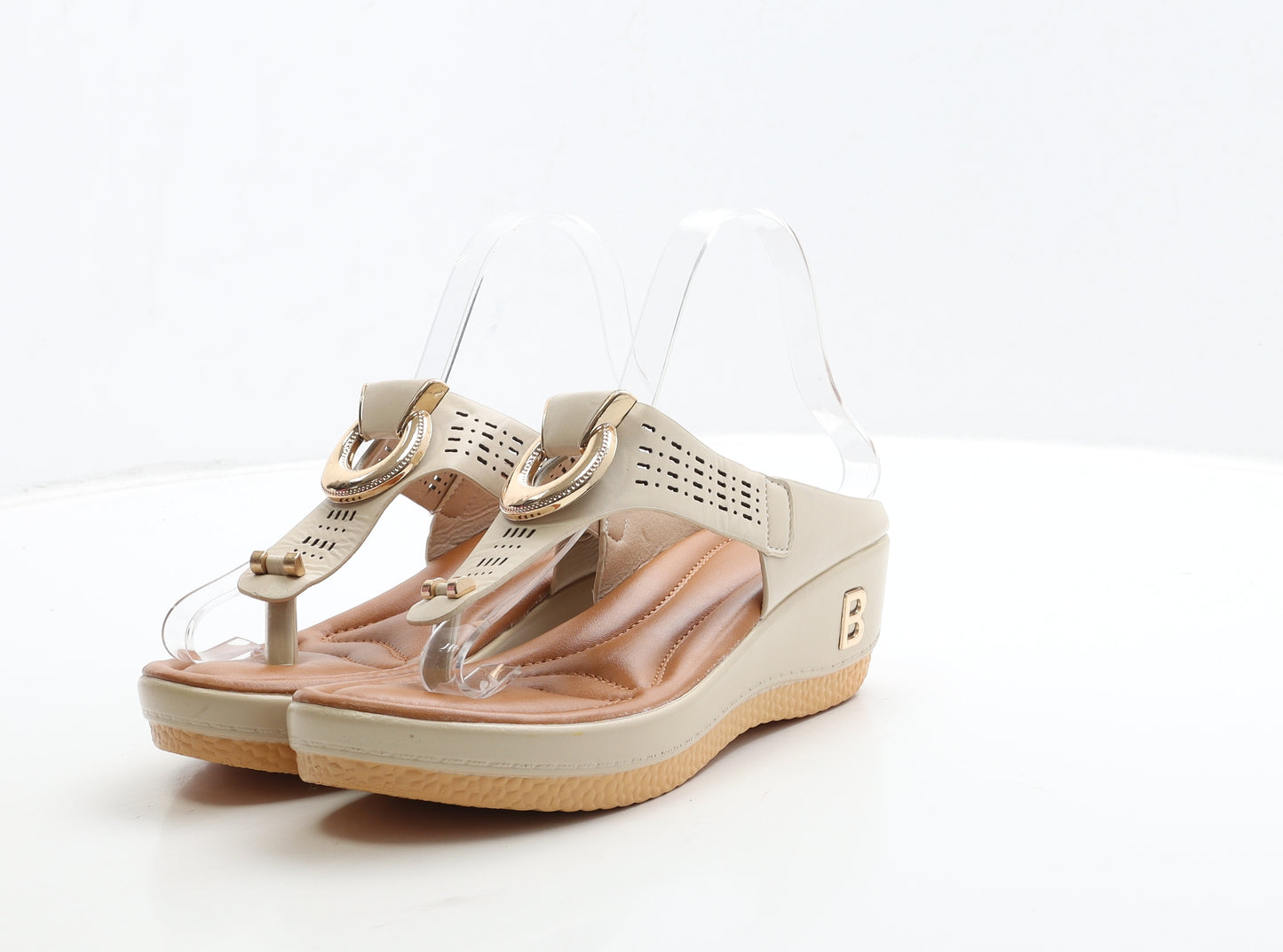 Preworn Womens Beige Leather Thong Sandal UK 7 41
