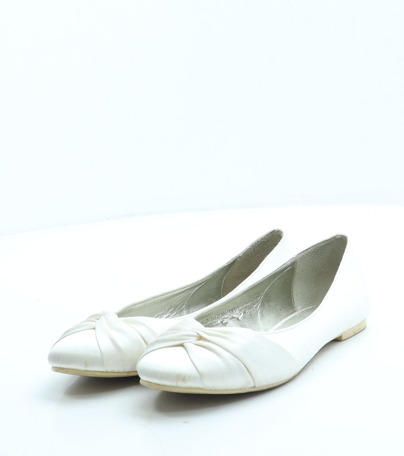 Preworn Girls Ivory Polyester Ballet Flat UK 3 - Bridal Party