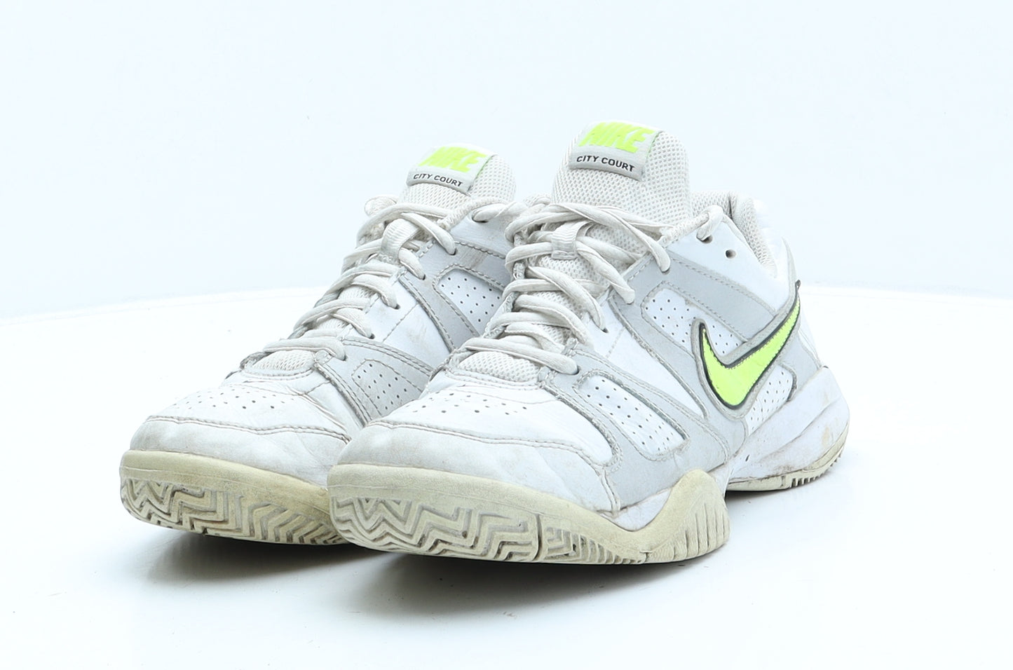 Nike Boys White Geometric Leather Trainer UK 6 39