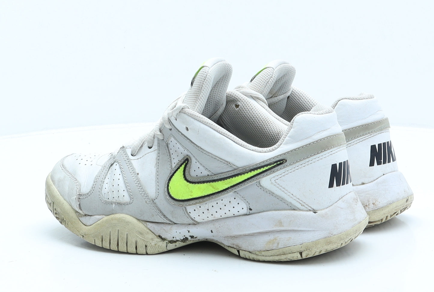 Nike Boys White Geometric Leather Trainer UK 6 39