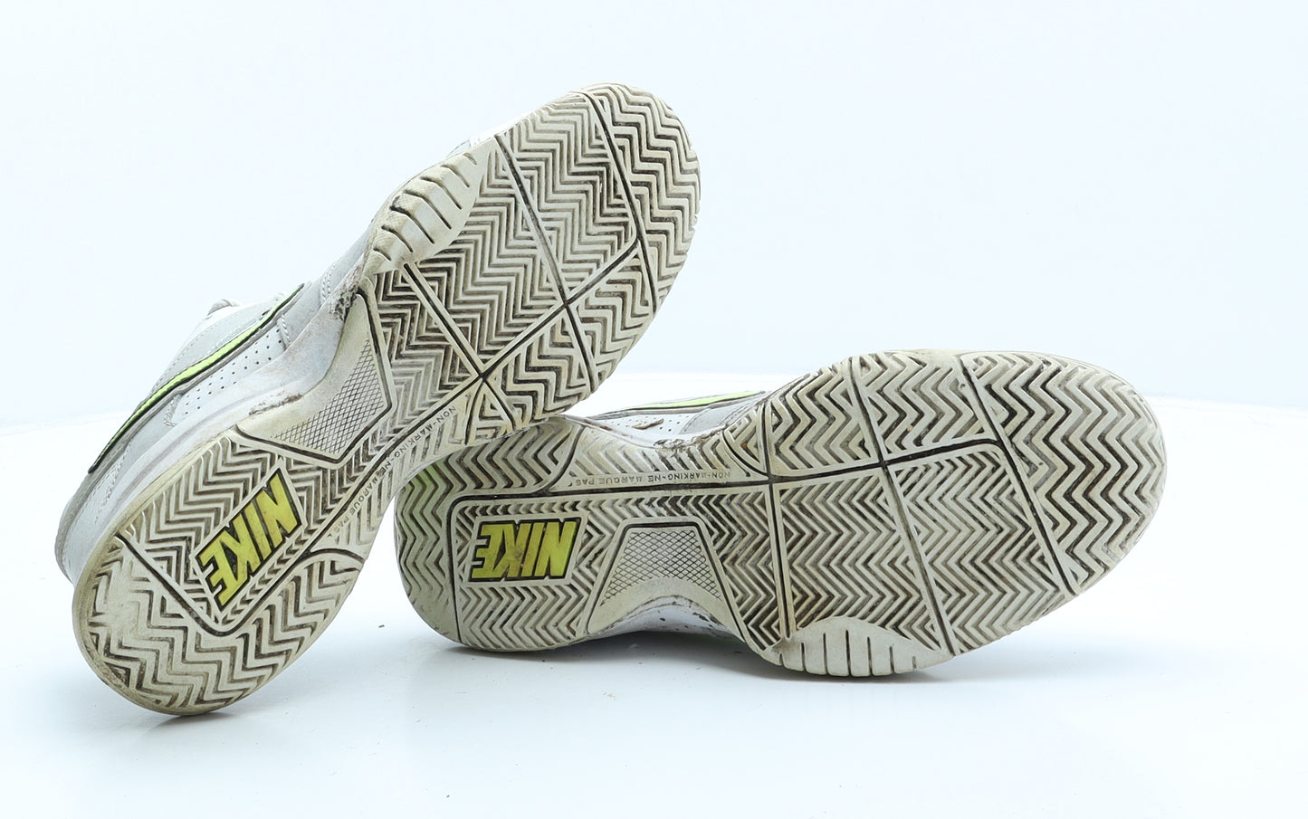 Nike Boys White Geometric Leather Trainer UK 6 39