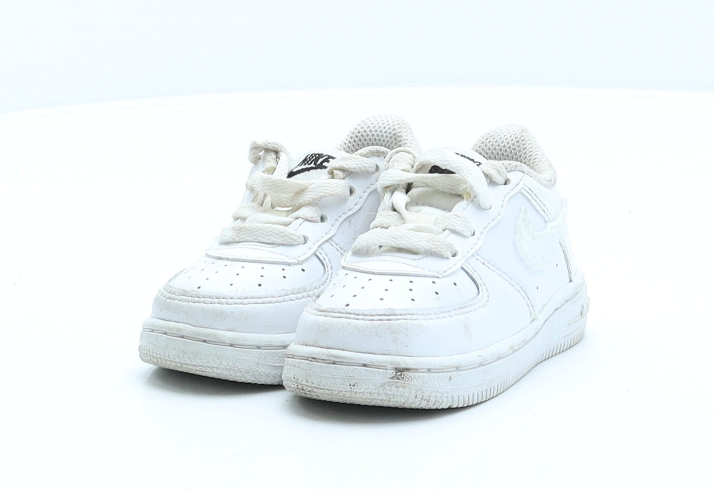 Nike Girls White Leather Trainer UK 3.5 19