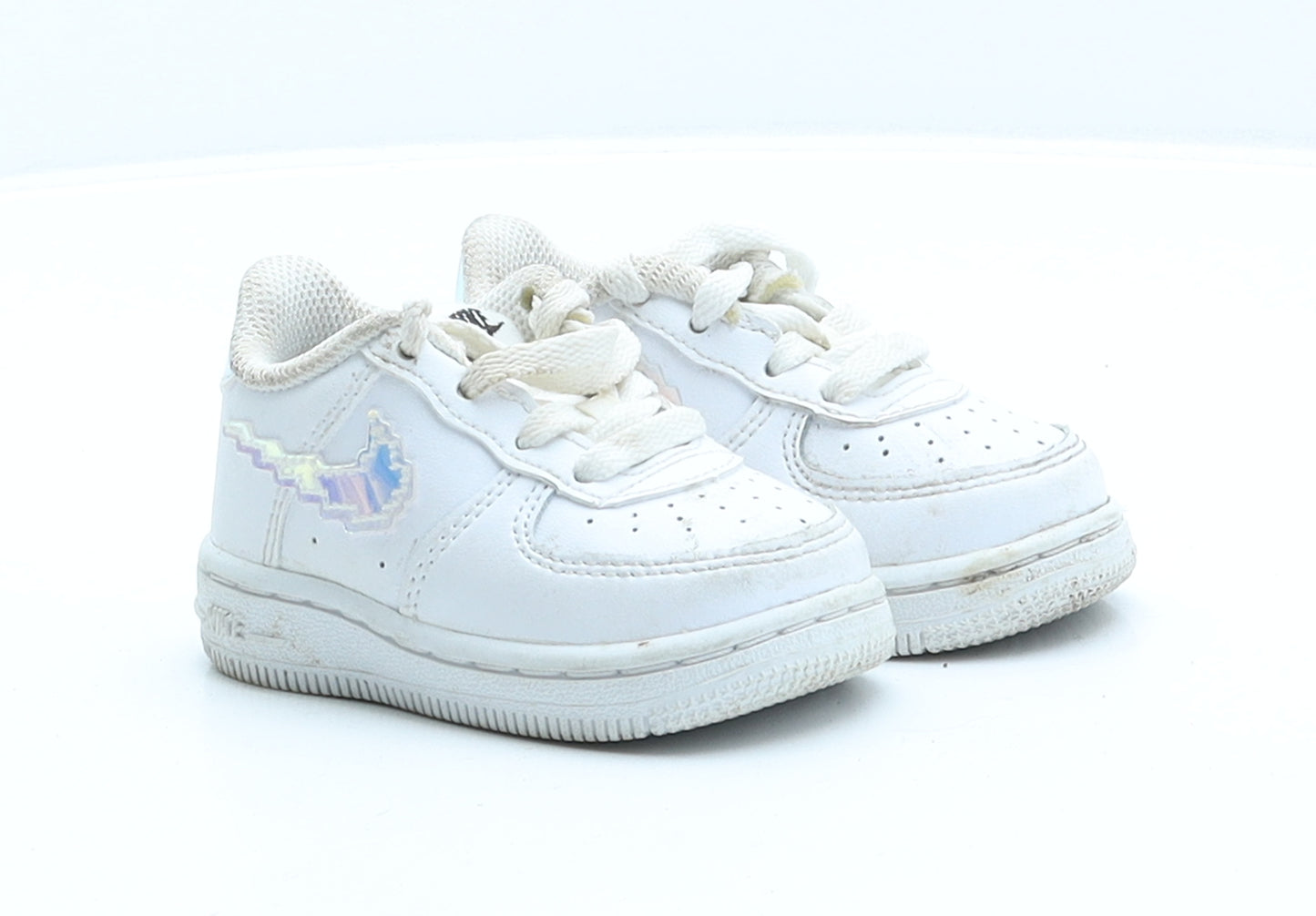 Nike Girls White Leather Trainer UK 3.5 19