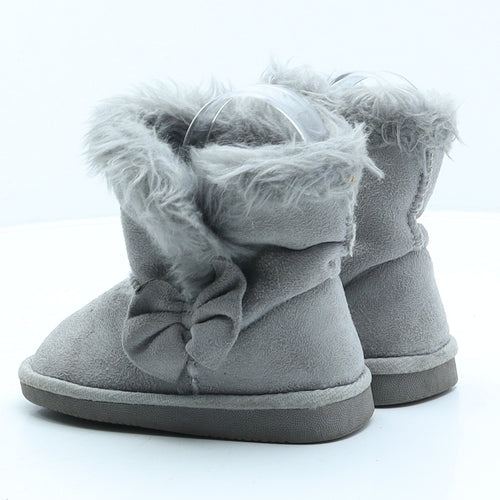 Preworn Girls Grey Synthetic Shearling Style Boot UK 7 24