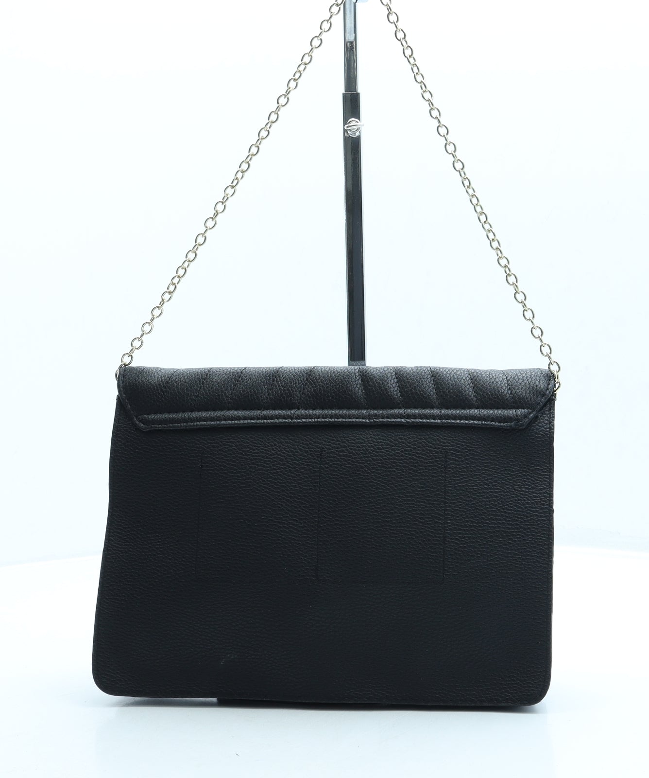 Preworn Womens Black Geometric Leather Clutch Size Small