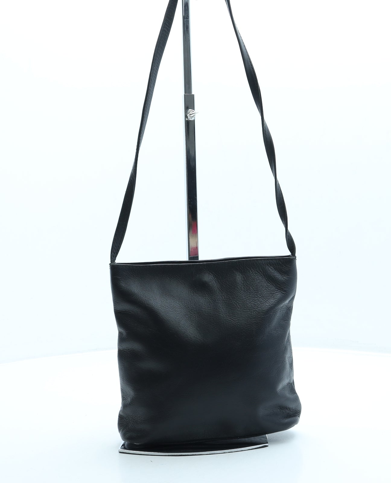 Preworn Womens Black Leather Crossbody Size Small