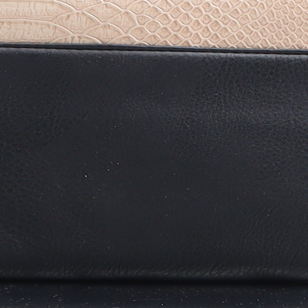 New Look Womens Black Colorblock Polyethylene Clutch Size Mini