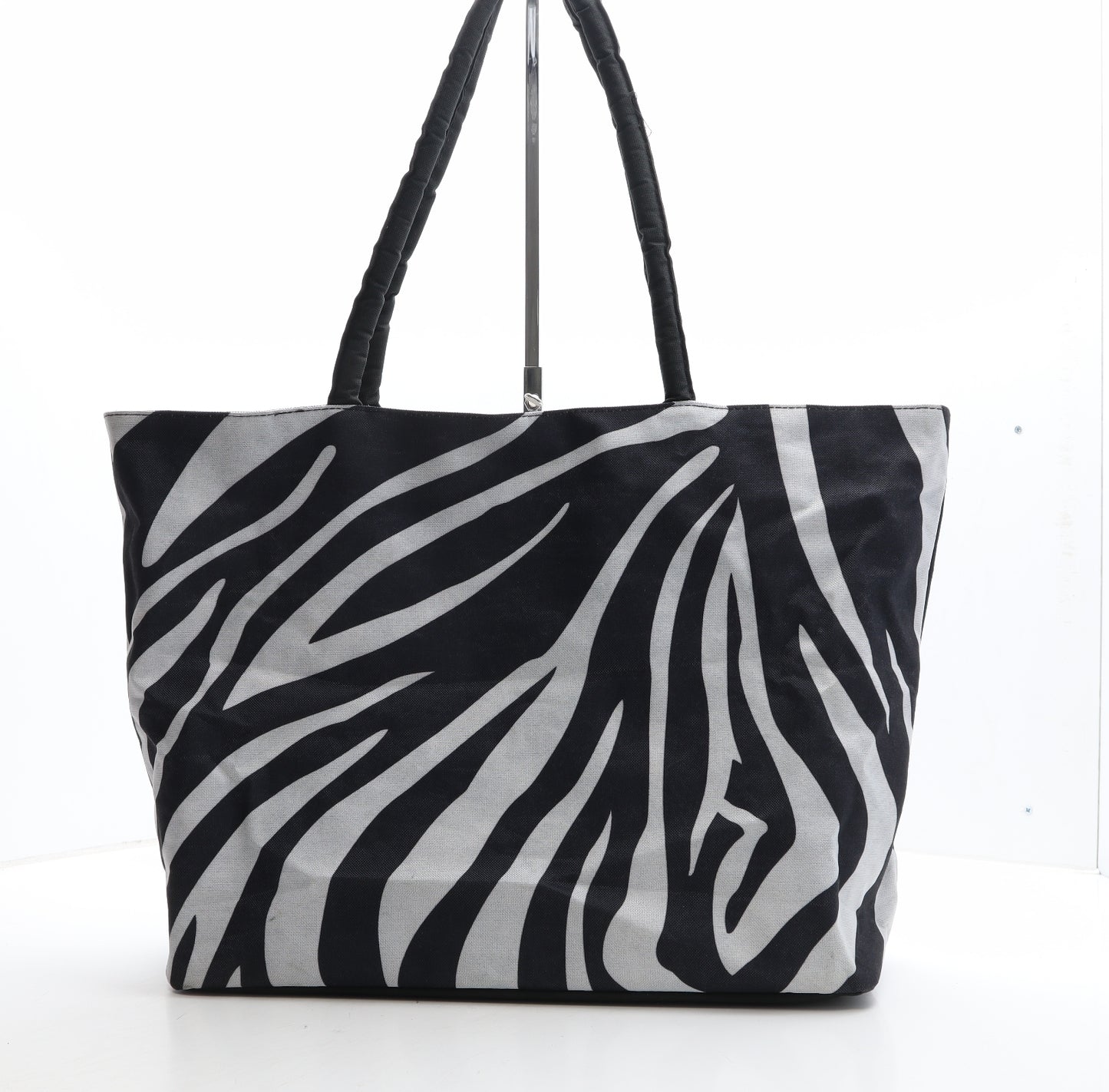 Preworn Womens Zebra Geometric Polyester Shoulder Bag Size Extra Large - Beach bag