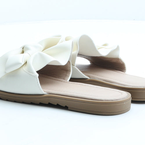 Preworn Girls Beige Polyester Slip On Sandal UK 2.5 35