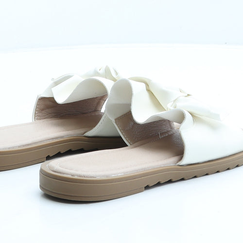 Preworn Girls Beige Polyester Slip On Sandal UK 2.5 35