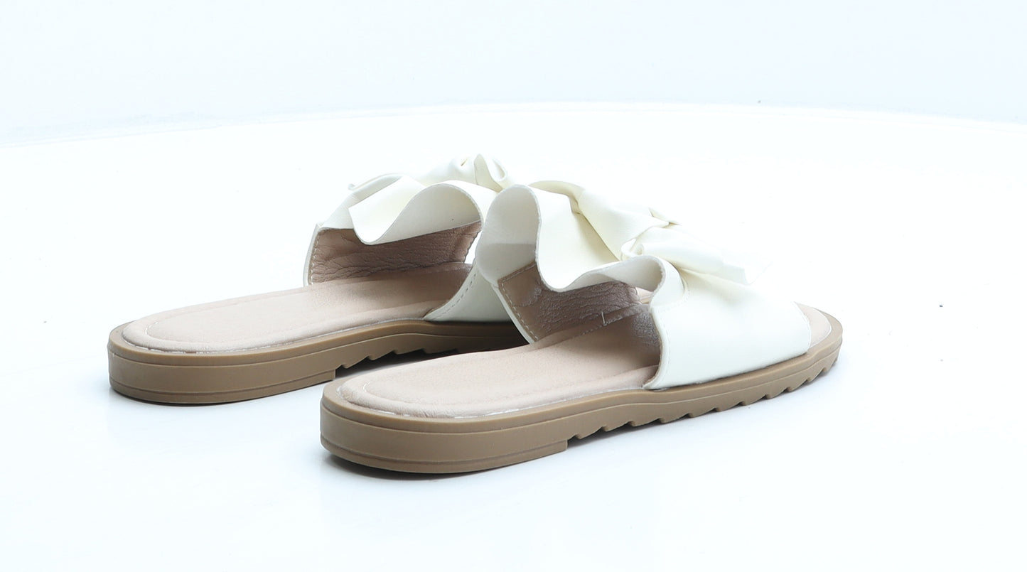 Preworn Girls Beige Polyester Slip On Sandal UK 2.5 35