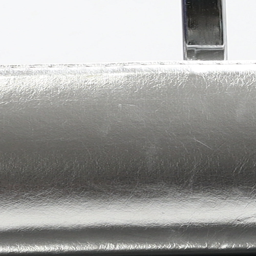 Preworn Womens Silver Polyurethane Clutch Size Small
