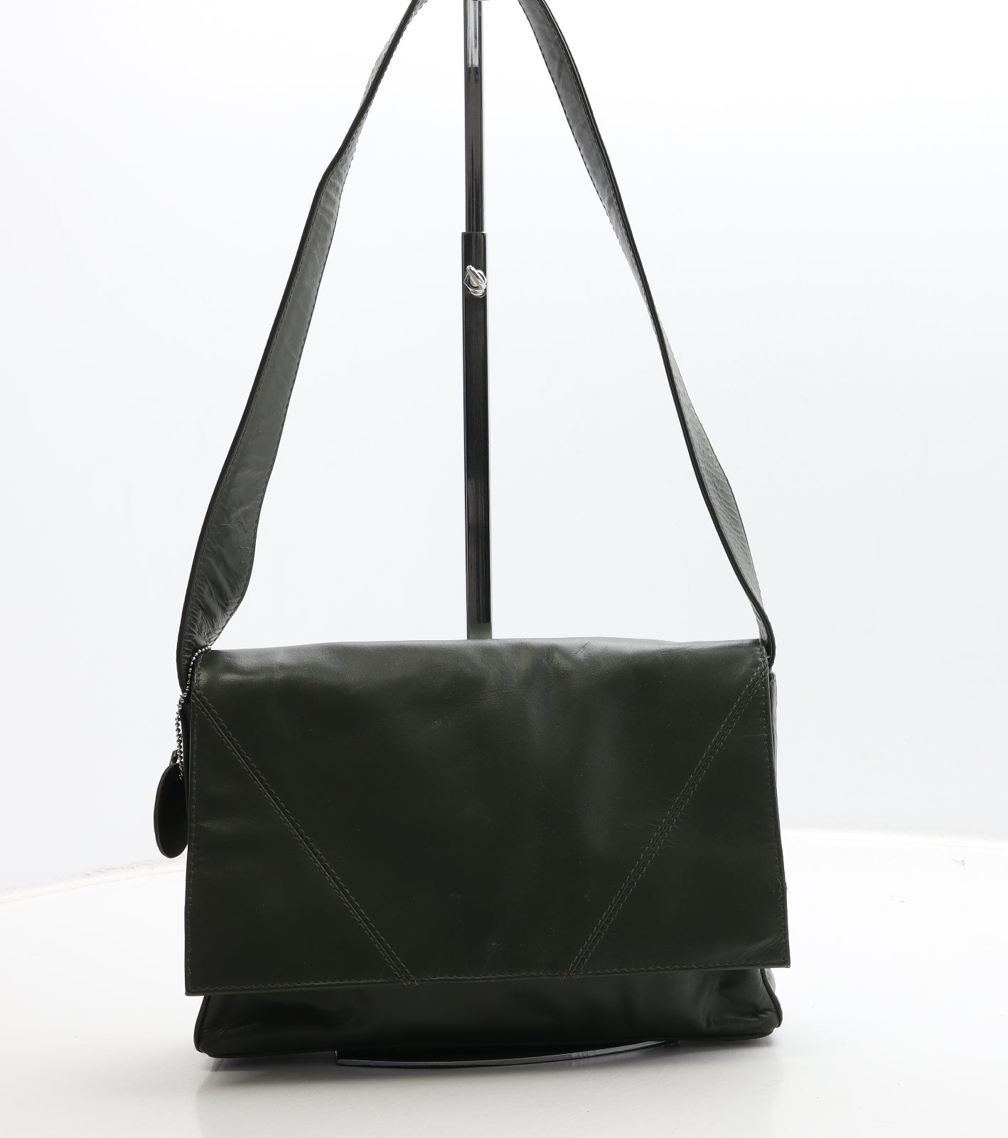 Preworn Womens Khaki Leather Shoulder Bag Size Small