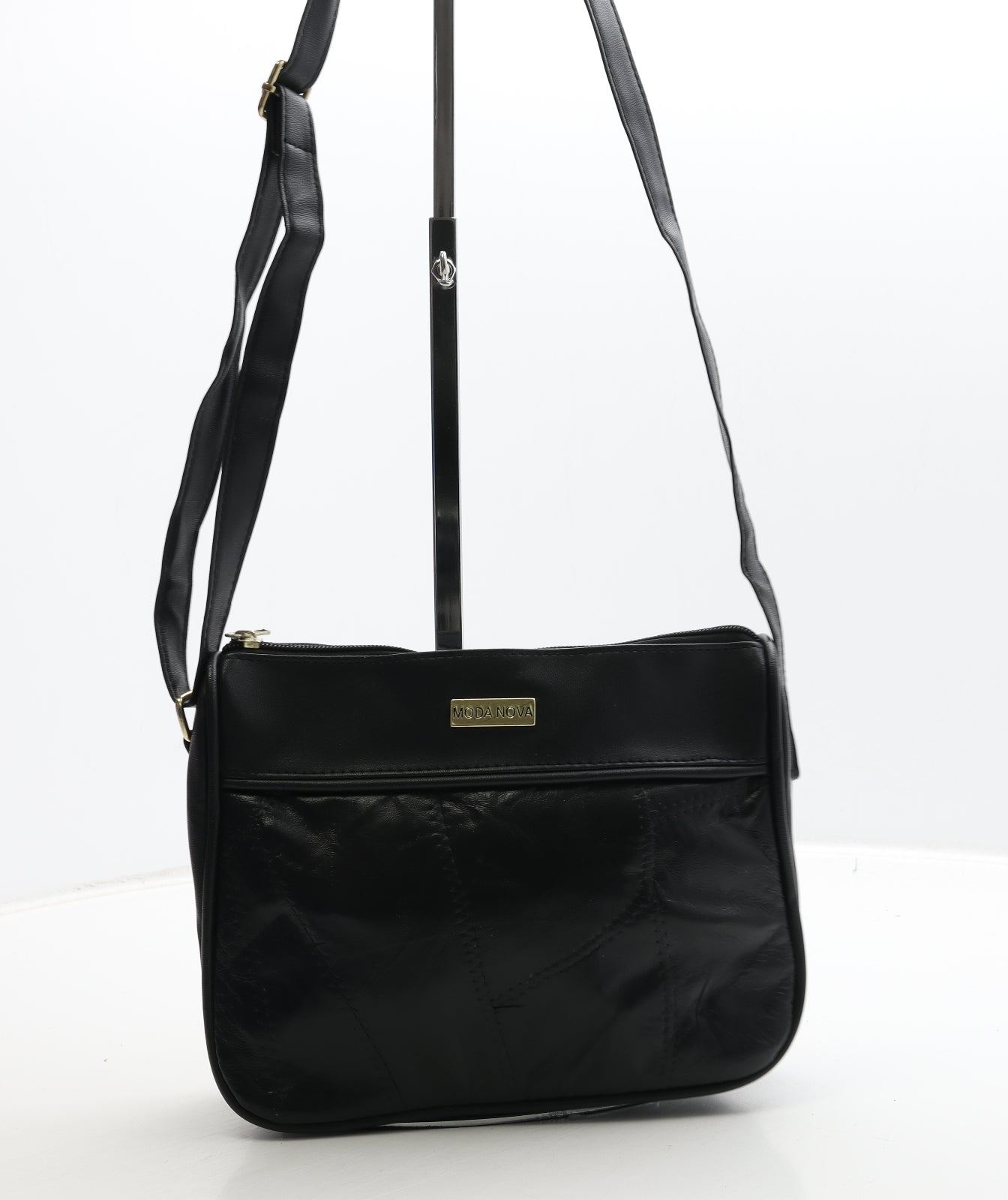 Moda Nova Womens Black Leather Crossbody Size Small