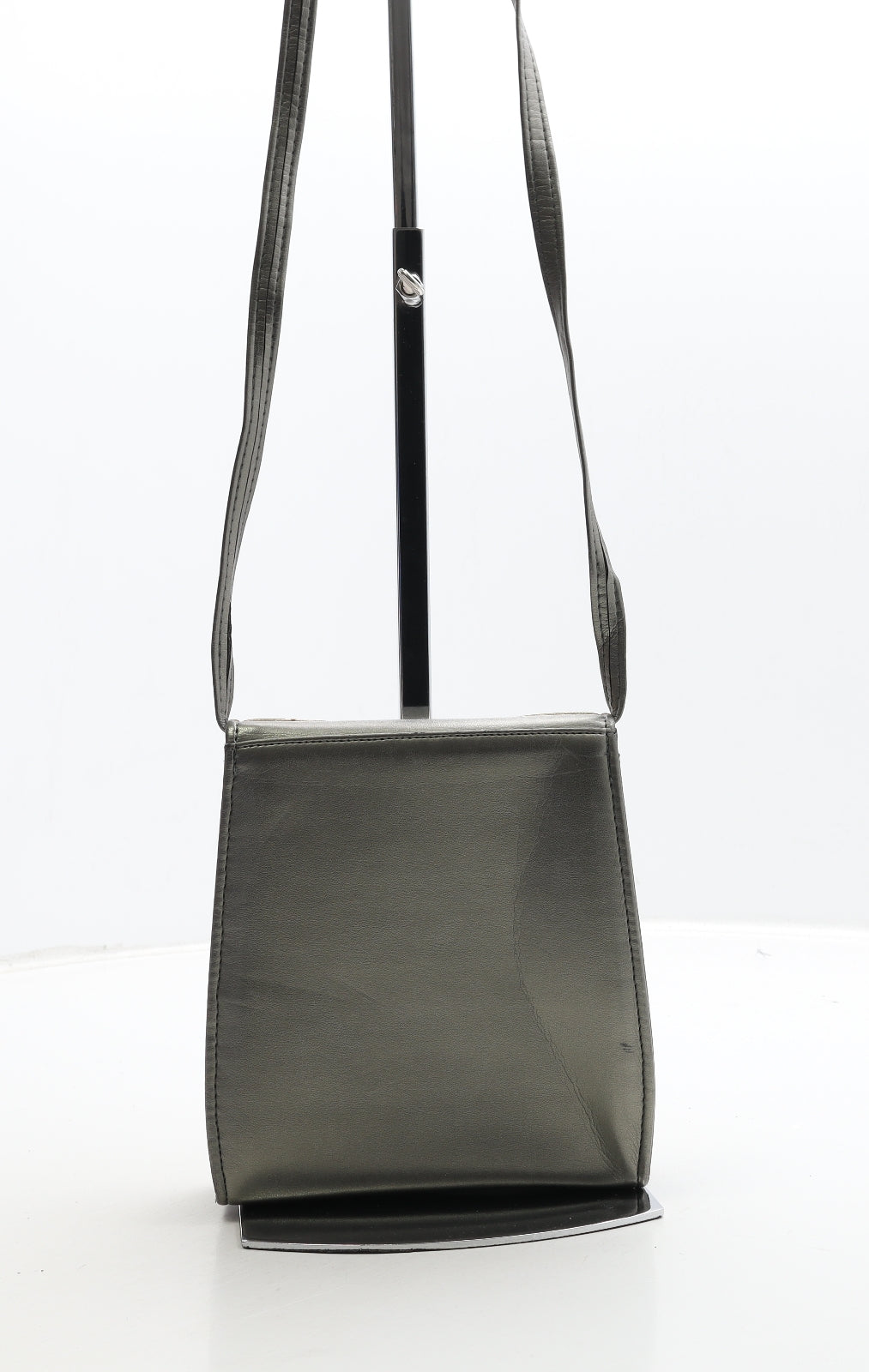 Lotus Womens Silver Geometric Leather Shoulder Bag Size Small