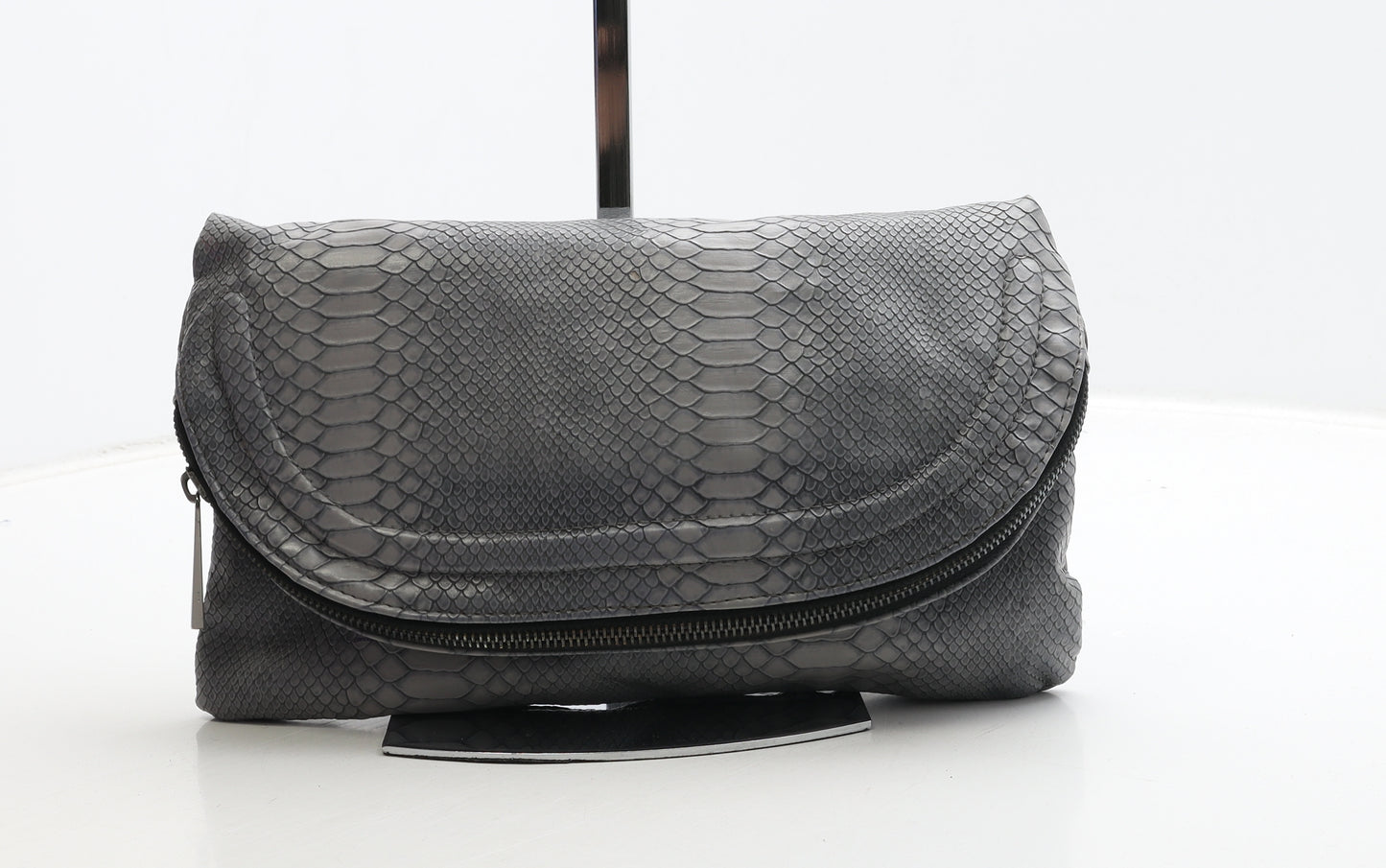 Atmosphere Womens Grey Animal Print Polyurethane Clutch Size Small
