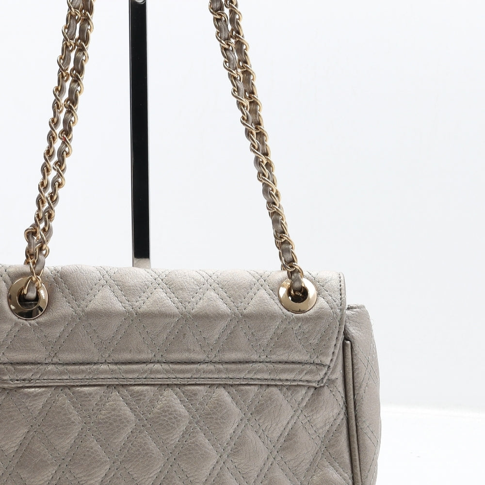 Preworn Womens Gold Geometric Polyurethane Shoulder Bag Size Medium