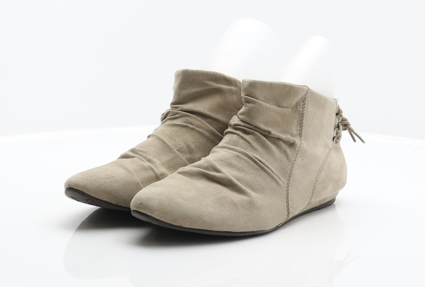 Preworn Womens Beige Polyester Slip On Boot UK 7 41