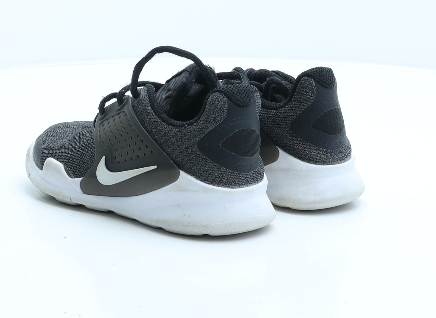 Nike Boys Black Fabric Trainer UK 11