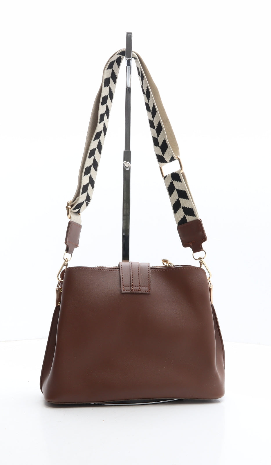 Preworn Womens Brown Polyethylene Saddle Bag Size Small