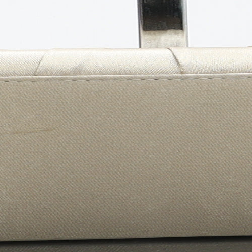 Preworn Womens Gold Polyester Clutch Size Small - Flower Detail
