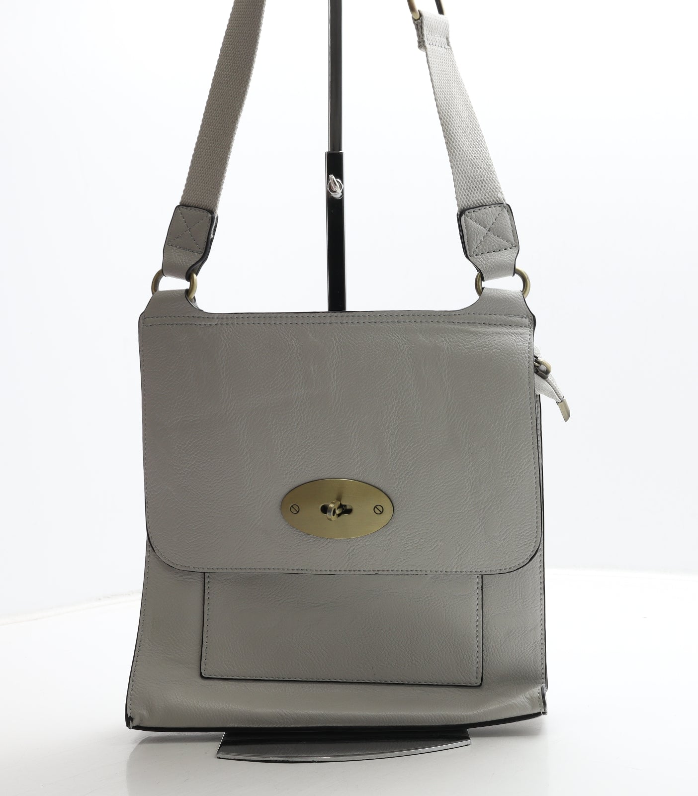 Preworn Womens Grey Polyurethane Crossbody Size Medium