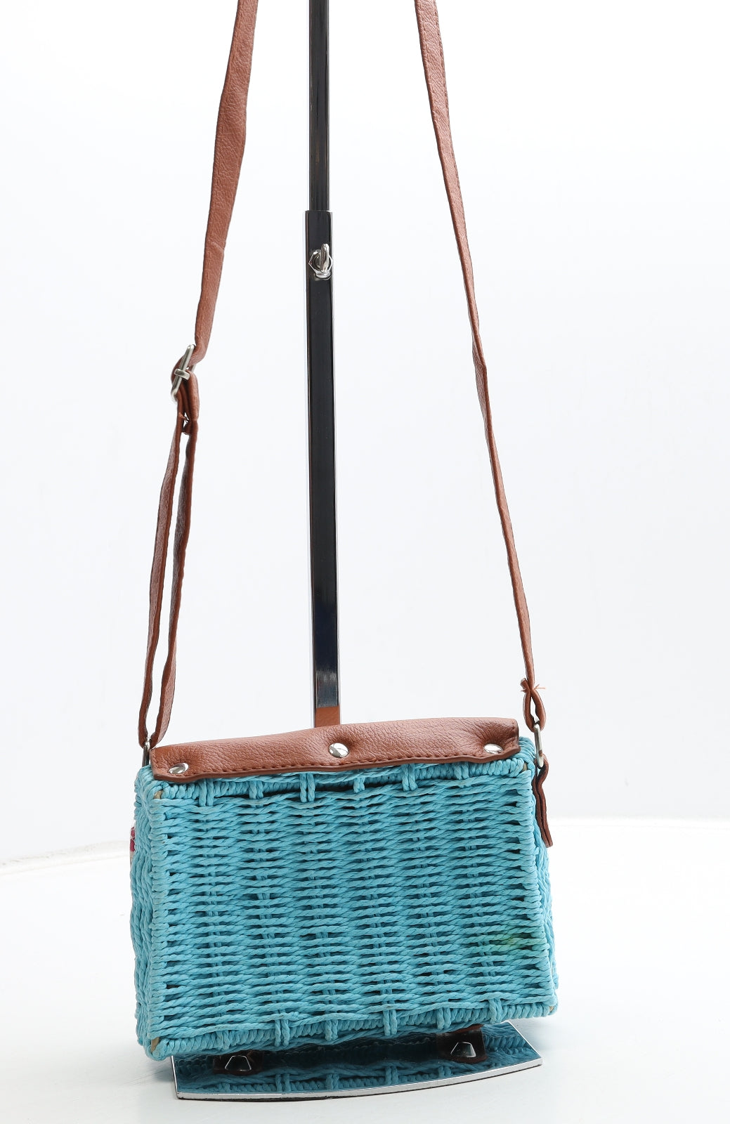 Preworn Womens Blue Wicker Crossbody Size Small