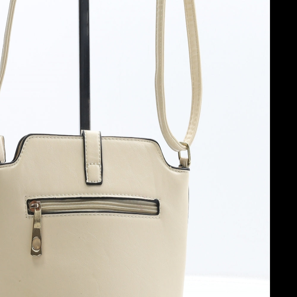 Preworn Womens Beige Polyurethane Crossbody Size Small