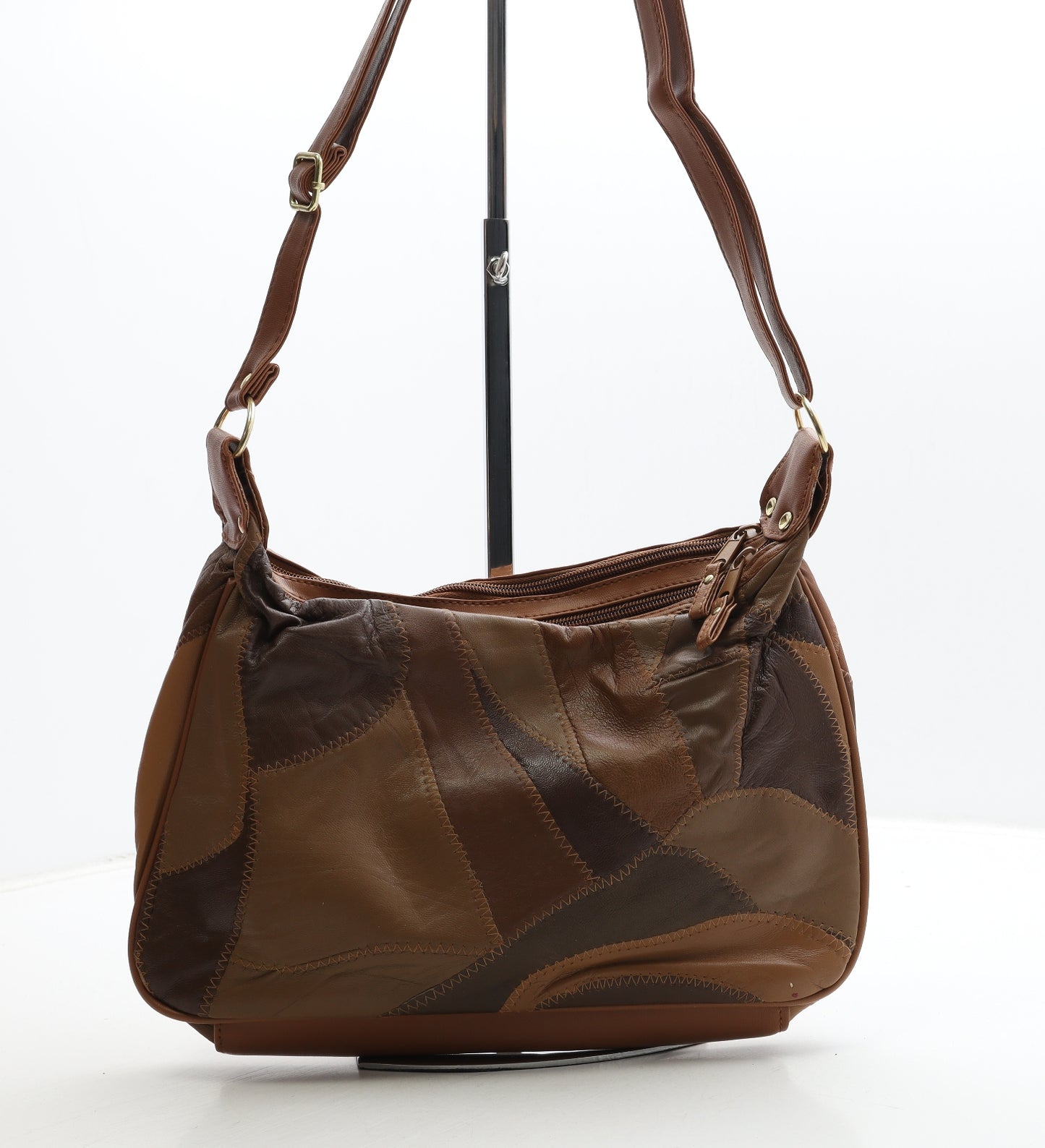 Preworn Womens Brown Geometric Polyurethane Crossbody Size Medium