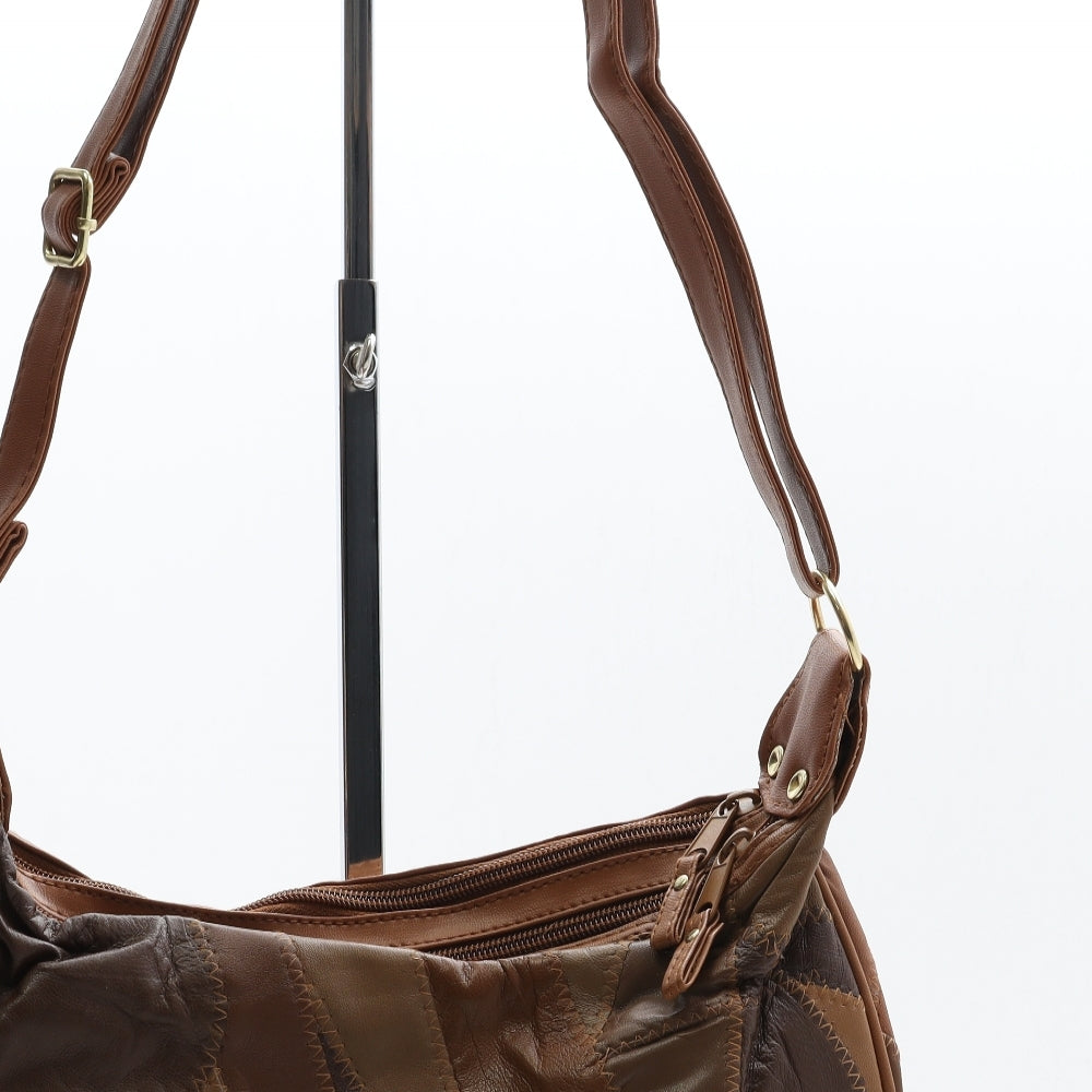 Preworn Womens Brown Geometric Polyurethane Crossbody Size Medium