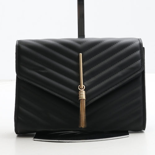 Preworn Womens Black Polyurethane Clutch Size Small