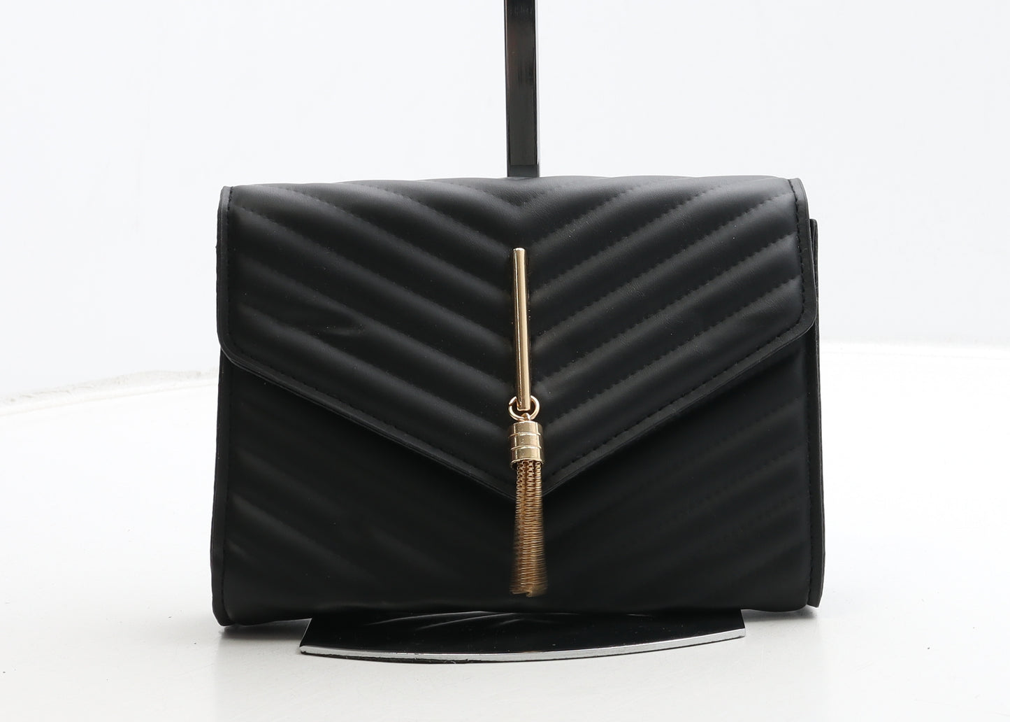 Preworn Womens Black Polyurethane Clutch Size Small