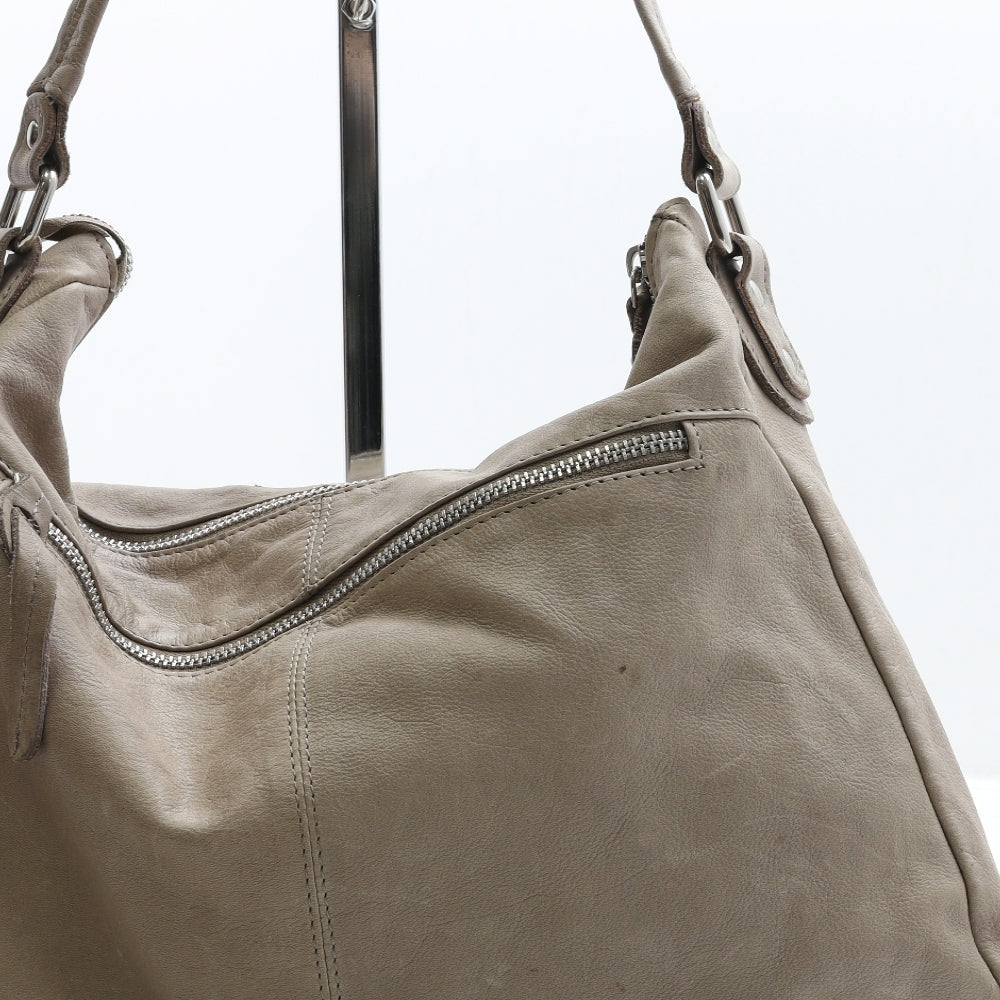 Rowallan Womens Beige Leather Shoulder Bag Size Medium