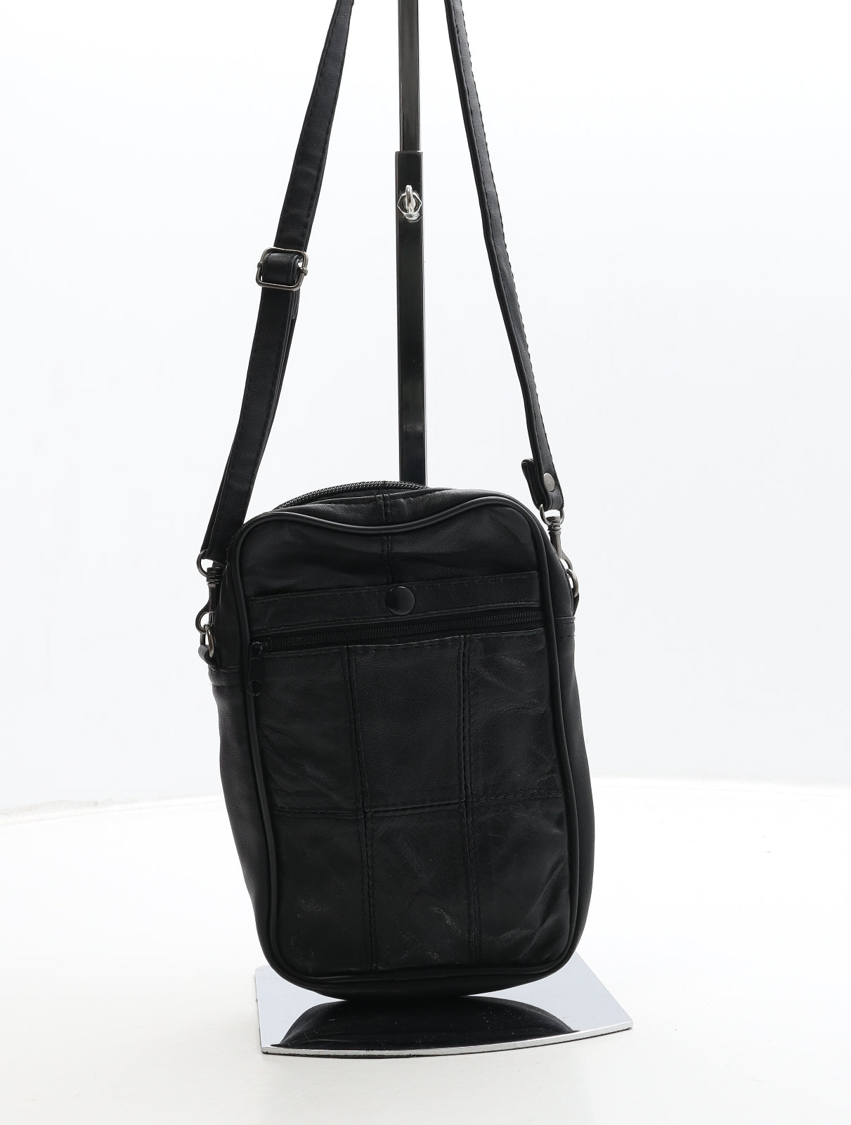 Preworn Womens Black Leather Crossbody Size Small