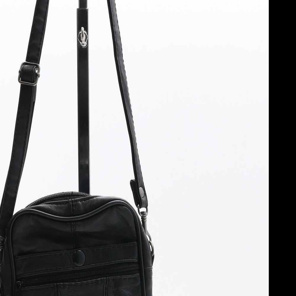Preworn Womens Black Leather Crossbody Size Small