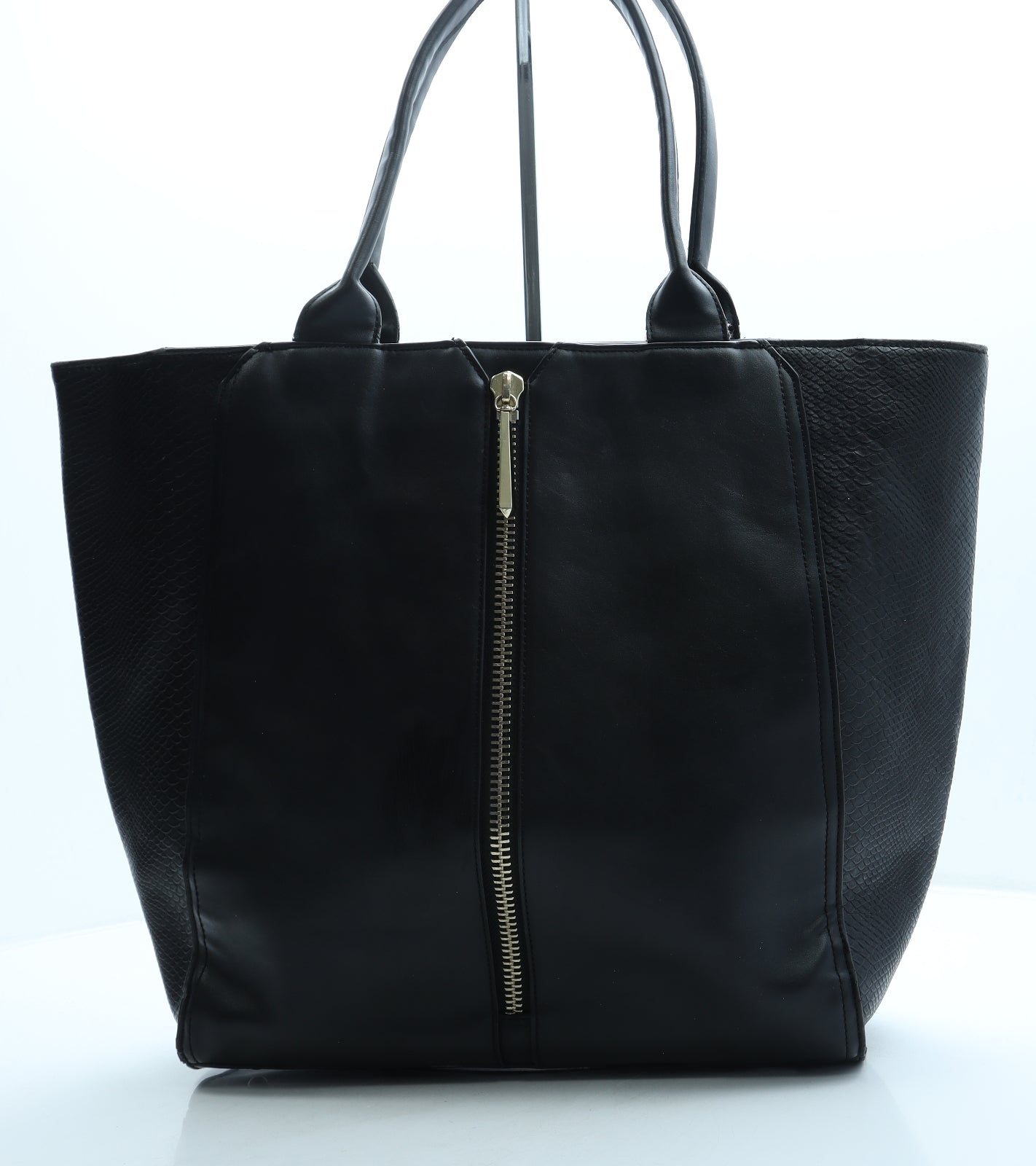 Limited Edition Womens Black Leather Shoulder Bag Size Large