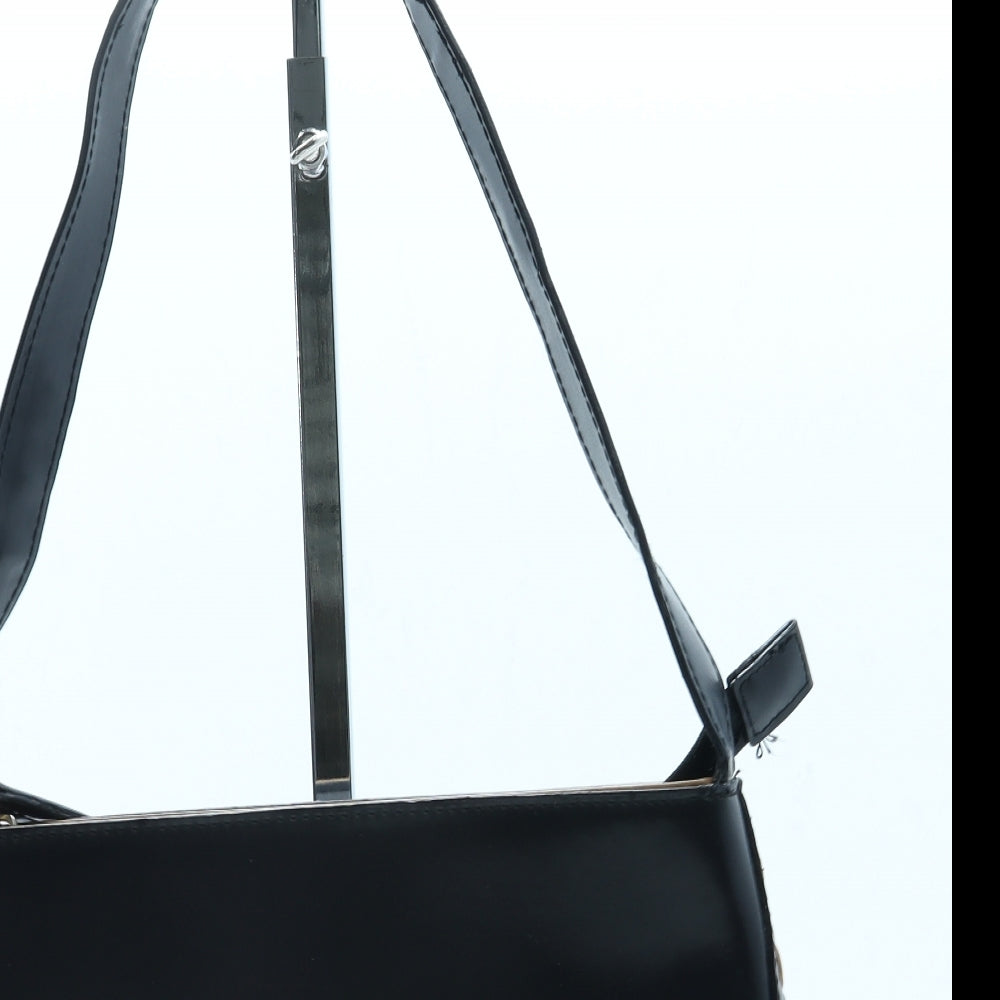 Preworn Womens Black Leather Shoulder Bag Size Small