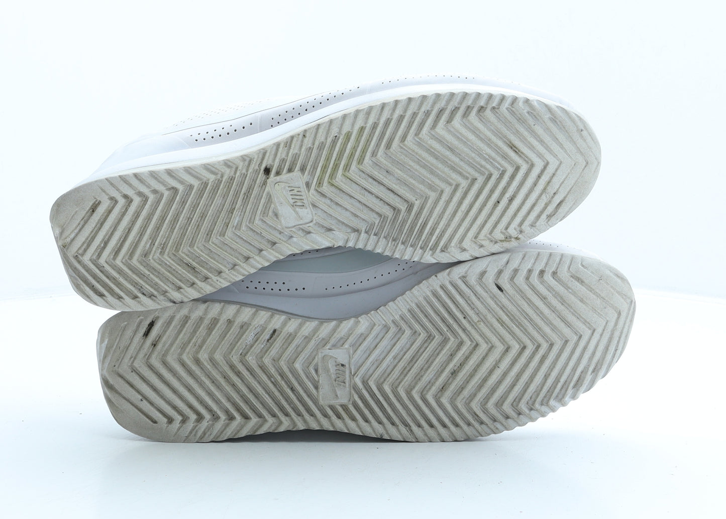 Nike Mens White Synthetic Trainer UK 10