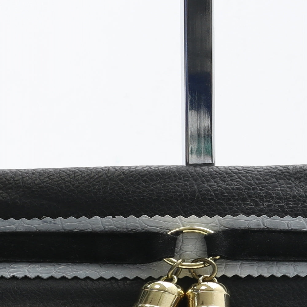 Dorothy Perkins Womens Black Polyurethane Clutch Size Small