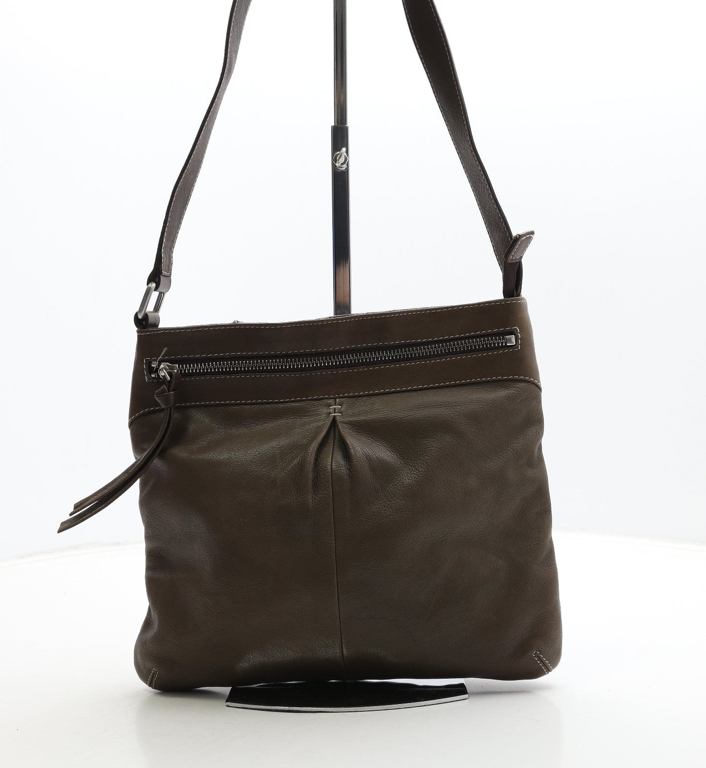 Preworn Womens Brown Polyurethane Crossbody Size Medium