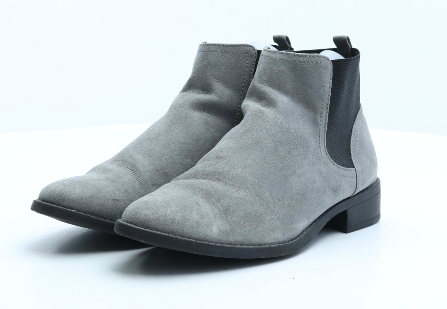 Preworn Womens Grey Suede Chelsea Boot UK 6.5