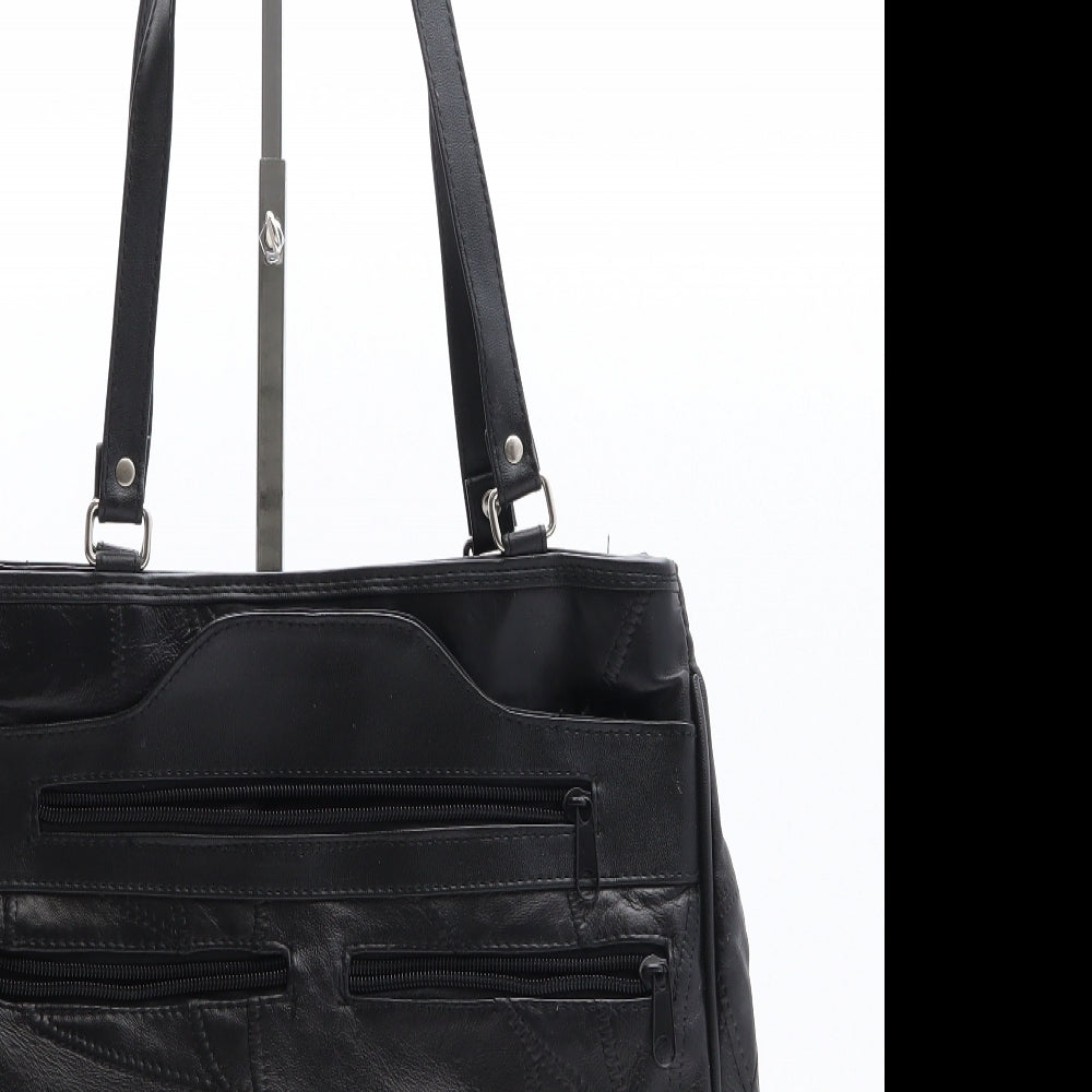 Preworn Womens Black Geometric Polyethylene Shoulder Bag Size Medium