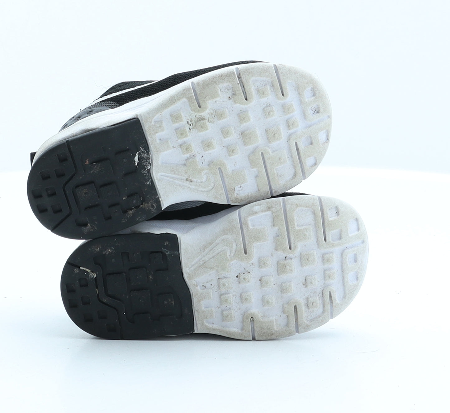 Nike Boys Black Fabric Trainer UK 6.5