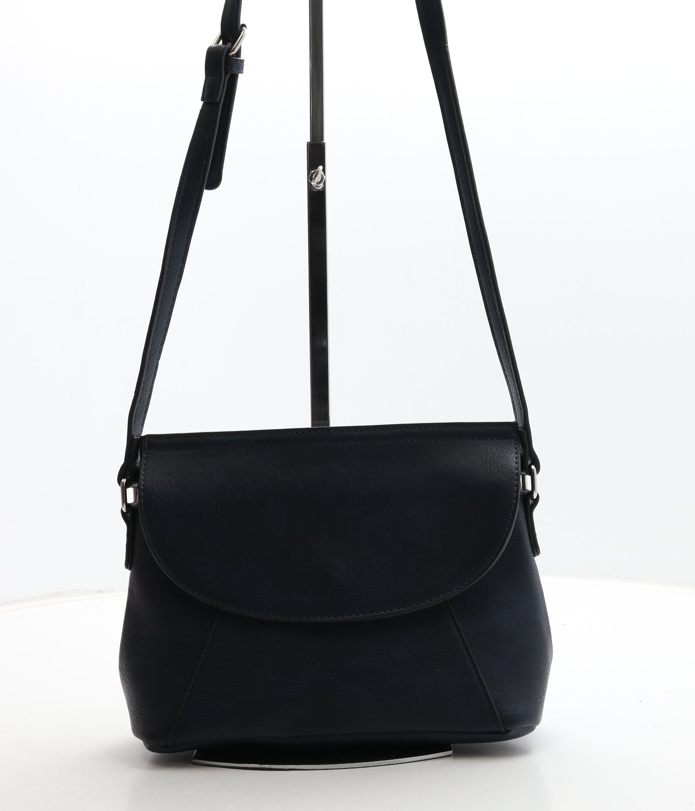 Preworn Womens Navy Polyurethane Crossbody Size Medium