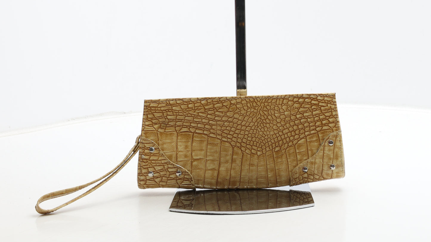 Preworn Womens Mustard Polyurethane Clutch Size Small - Croc Texture