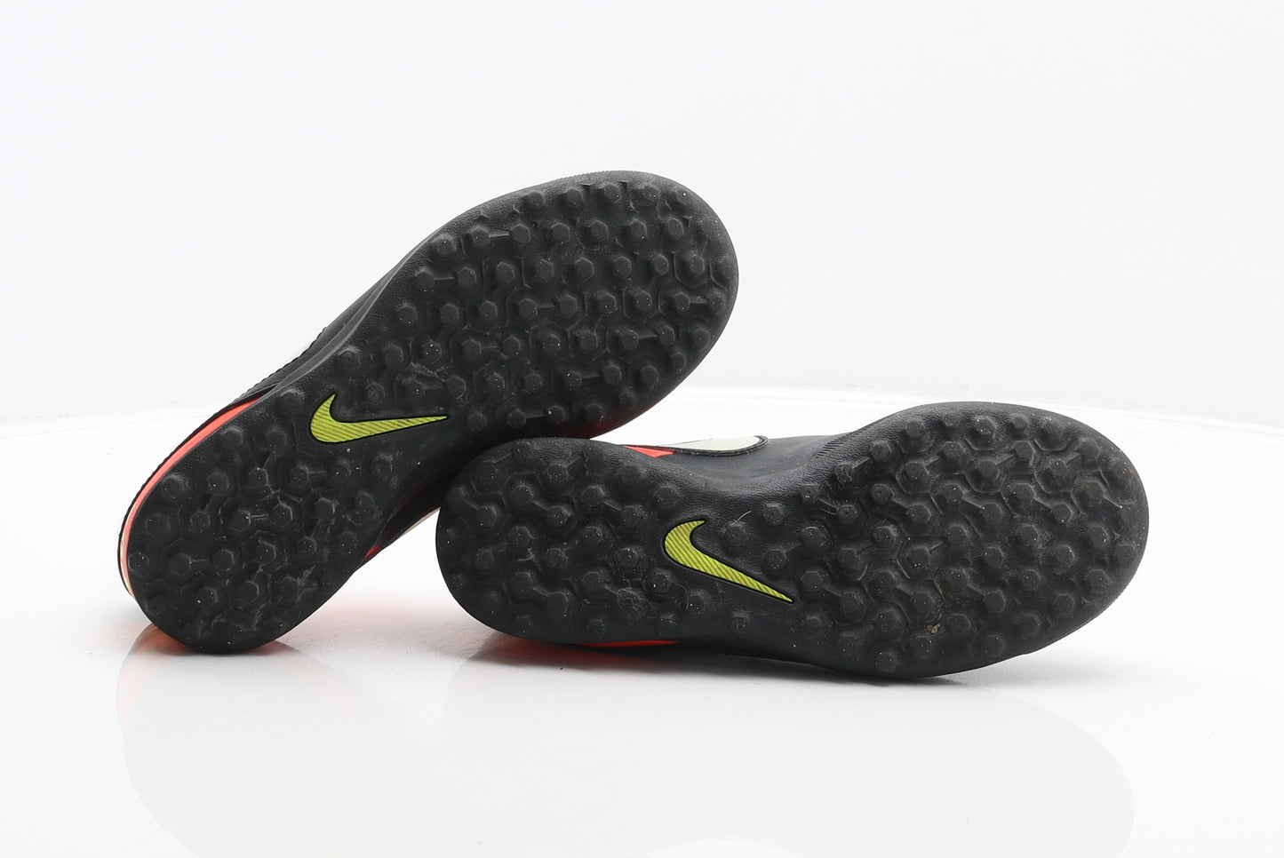 Nike Boys Black Synthetic Trainer UK 1 33