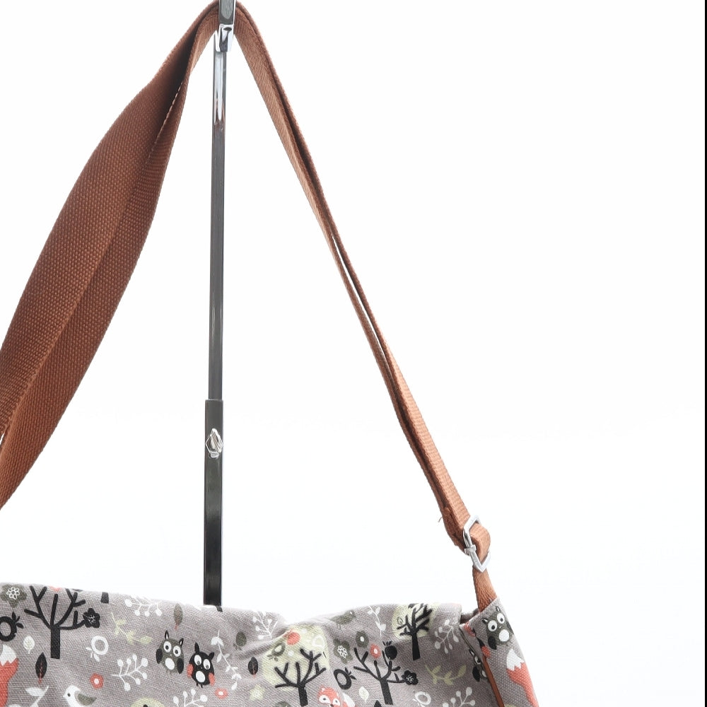 Preworn Womens Grey Geometric Polyester Messenger Bag Size Medium - Forest animals