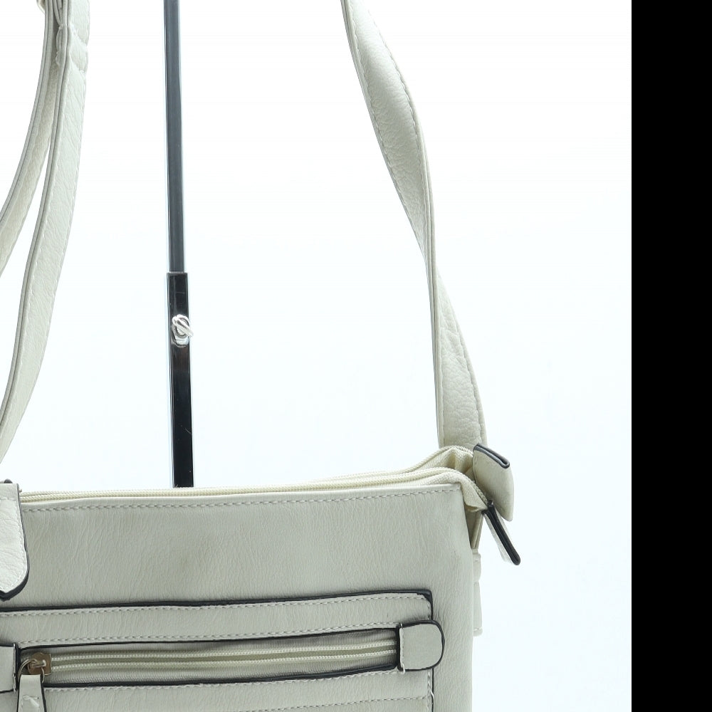 Preworn Womens Cream Leather Crossbody Size Small