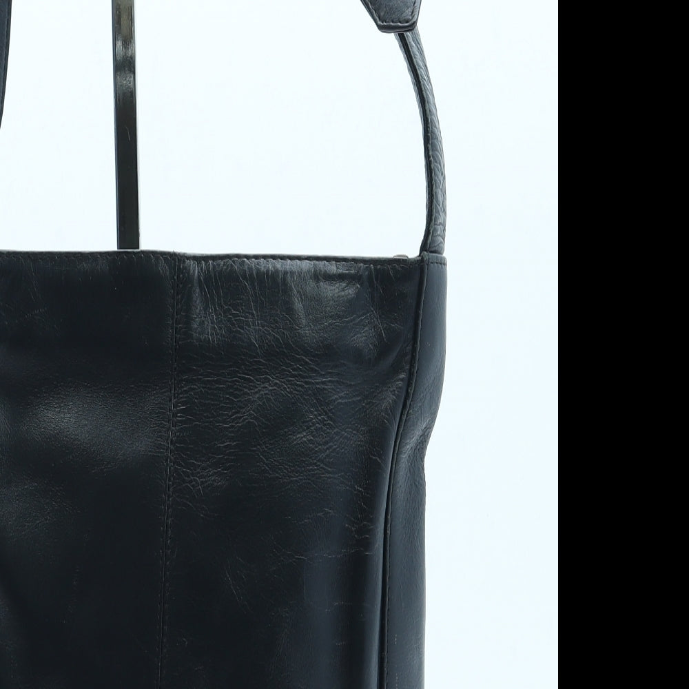 Zakka Womens Black Leather Crossbody Size Small