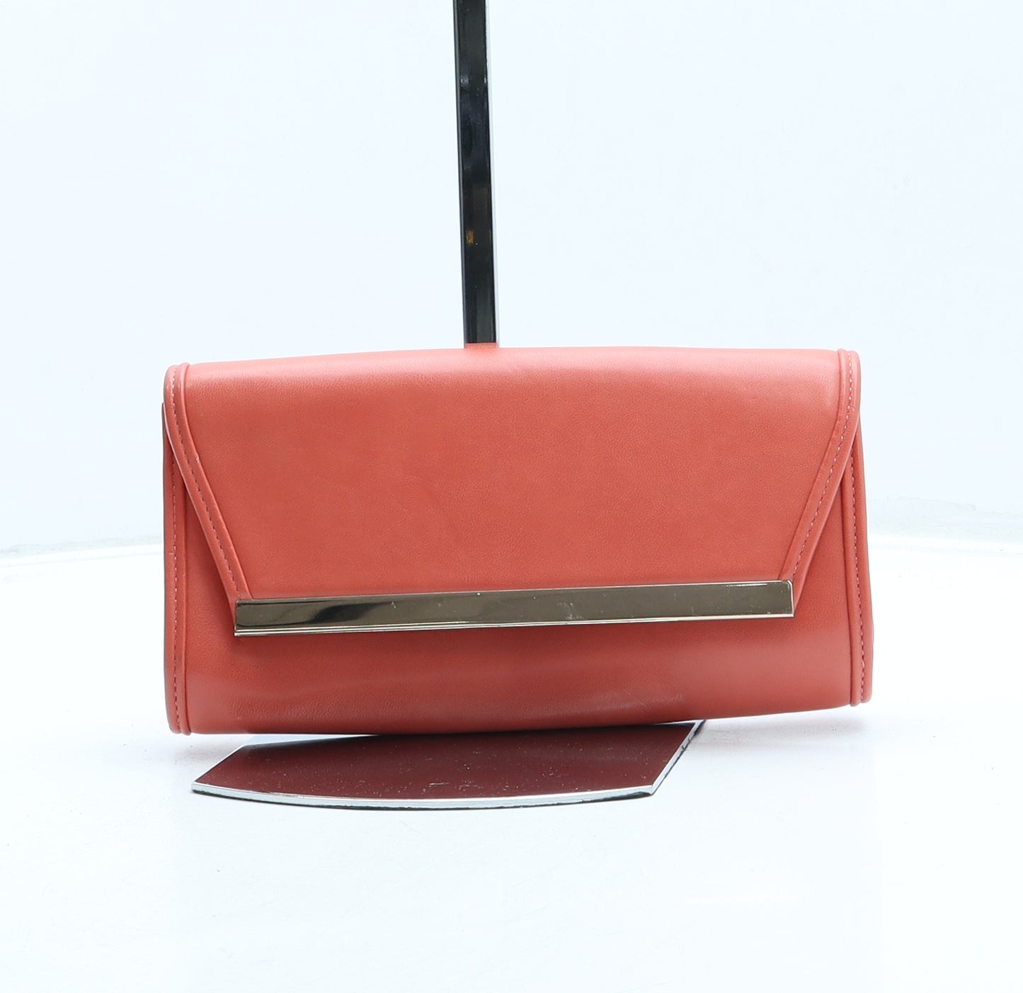 Preworn Womens Pink Leather Clutch Size Small